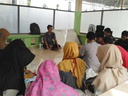 8kelas-menulis.jpg