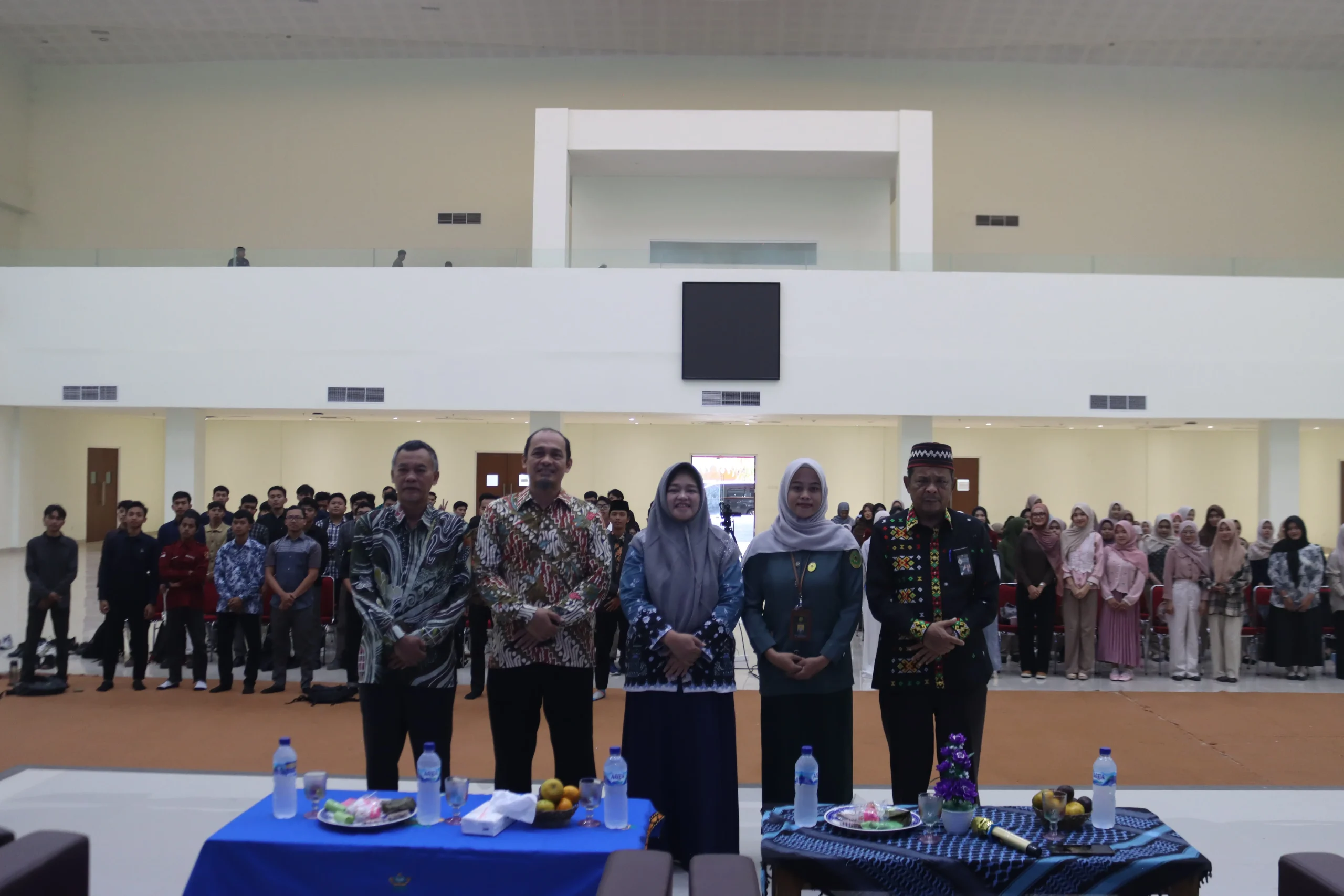 2. foto bersama